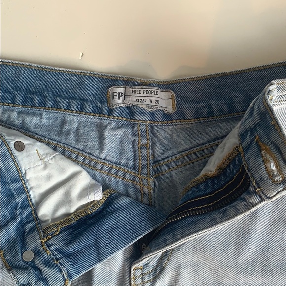 Free People light wash denim shorts - Picture 3 of 3